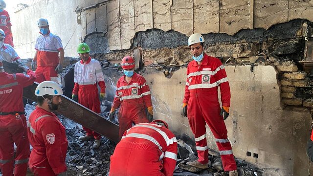 پیام ایستادگی امدادگران مجروح به مردم: تا آخر کنار شما می‌مانیم