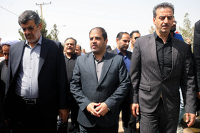 از سمت چپ محمد رضا بابایی استاندار، اسماعیل دهستانی معاون سیاسی، امنیتی و اجتاماعی استاندار و سید مهدی طلایی مقدم معاون امور عمرانی استاندار در مراسم تشییع و تدفین دانشمند شهید هسته ای