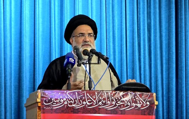 امام جمعه یاسوج:جرم ملت ایران تنها رهایی از بردگی آمریکا بود امام جمعه یاسوج:جرم ملت ایران تنها رهایی از بردگی آمریکا بود