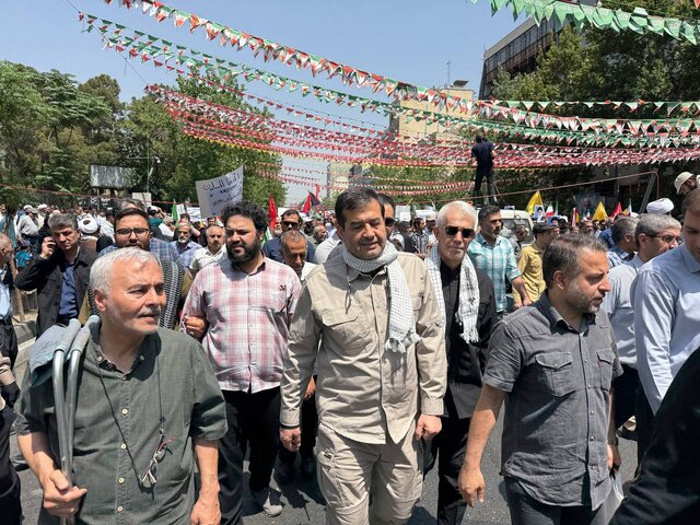 حضور وزیر ورزش در راهپیمایی خشم و نصر تهران