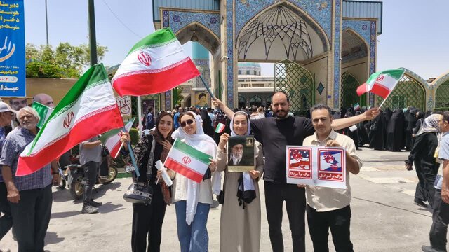 ملت ایران تا آخرین لحظه در برابر تجاوز ایستاده است