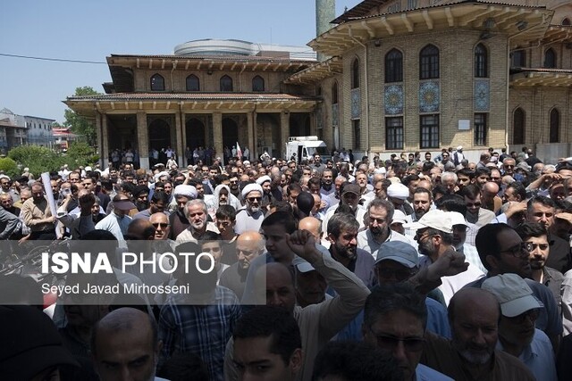 حضور پرصلابت مردم نمازگزار رشت در راهپیمایی جمعه همدلی و ایستادگی