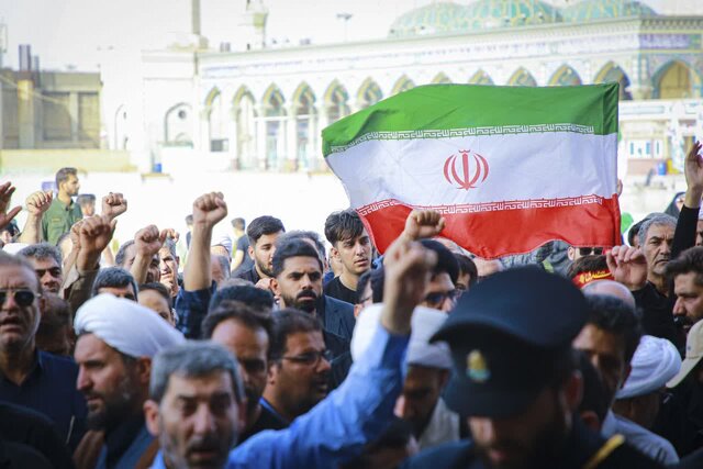 پیکر سردار شهید اسماعیل شاکری در مسجد جمکران آرام گرفت