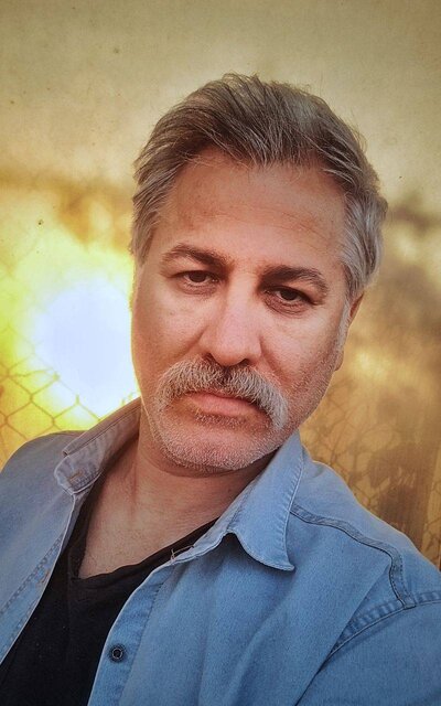 گریانم از هر زخمی که جانِ ایران را بیازارَد