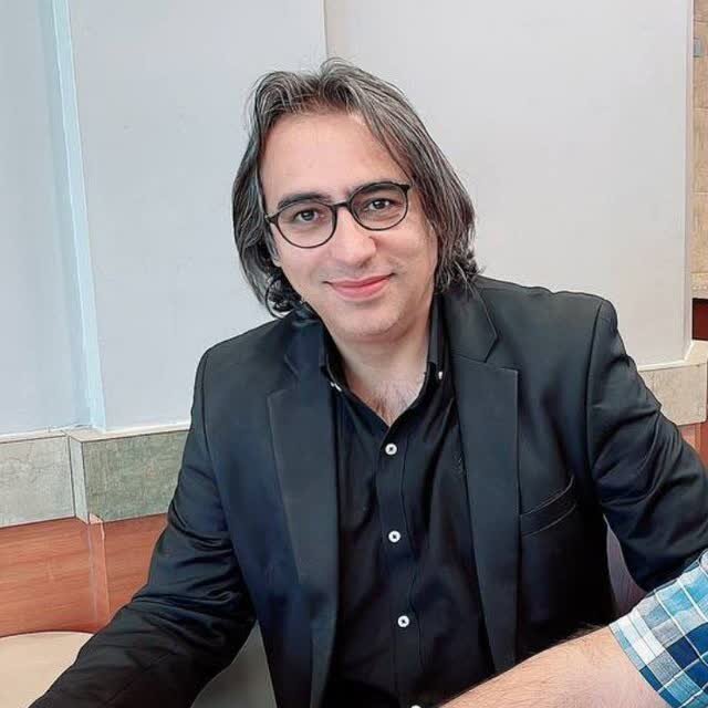 گریانم از هر زخمی که جانِ ایران را بیازارَد