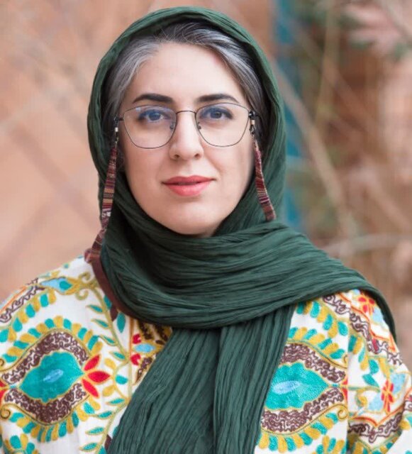 گریانم از هر زخمی که جانِ ایران را بیازارَد