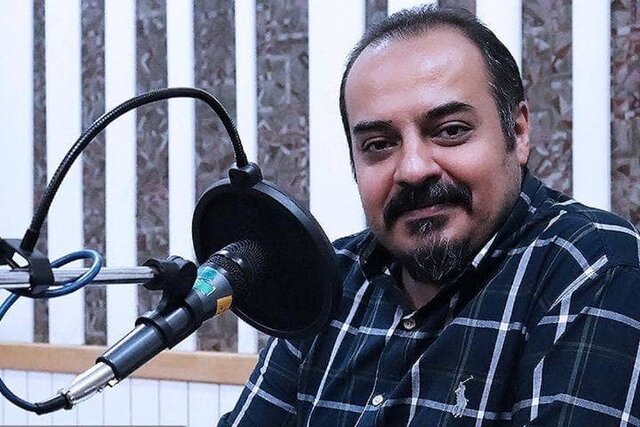 «کسی به قطاری که ثابت ایستاده، سنگ نمیاندازد» «کسی به قطاری که ثابت ایستاده، سنگ نمیاندازد»