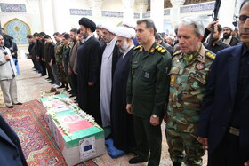 حضور آیت‌الله سیدحسن عاملی نماینده ولی فقیه در استان و امام‌جمعه اردبیل در مراسم تشییع پیکر امیرسرتیپ دوم علی پیری از شهدای مدافع وطن - اردبیل