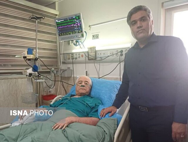 عیادت مدیرعامل صندوق حمایت از قهرمانان از پیشکسوت والیبال عیادت مدیرعامل صندوق حمایت از قهرمانان از پیشکسوت والیبال