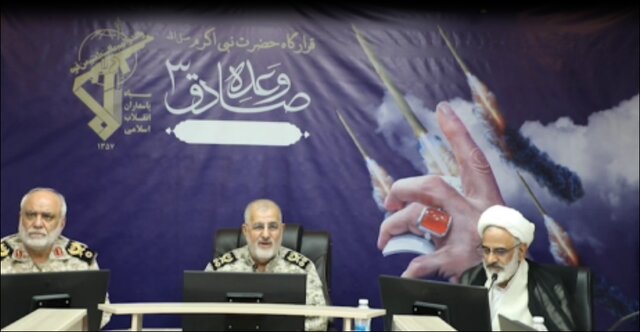 سرلشکر پاکپور: عملیات هوافضای سپاه قطع نمی‌شود