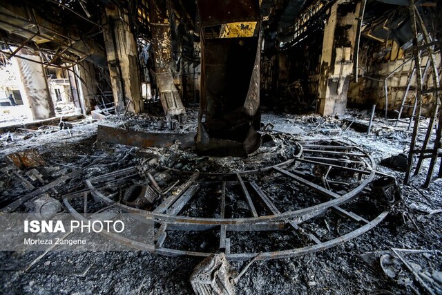 پرچم ایران بر سر در ساختمان شیشهای جام جم + فیلم و عکس