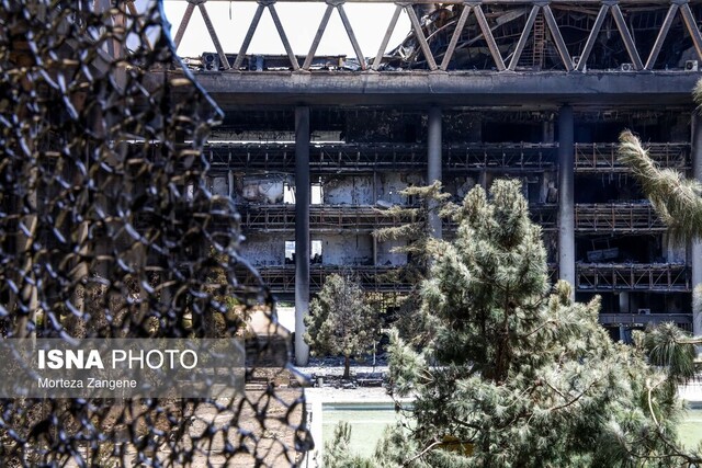 پرچم ایران بر سر در ساختمان شیشهای جام جم + فیلم و عکس