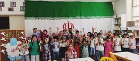 ادای احترام کودکان گرمسار و بیارجمند به پرچم و سربازان وطن
