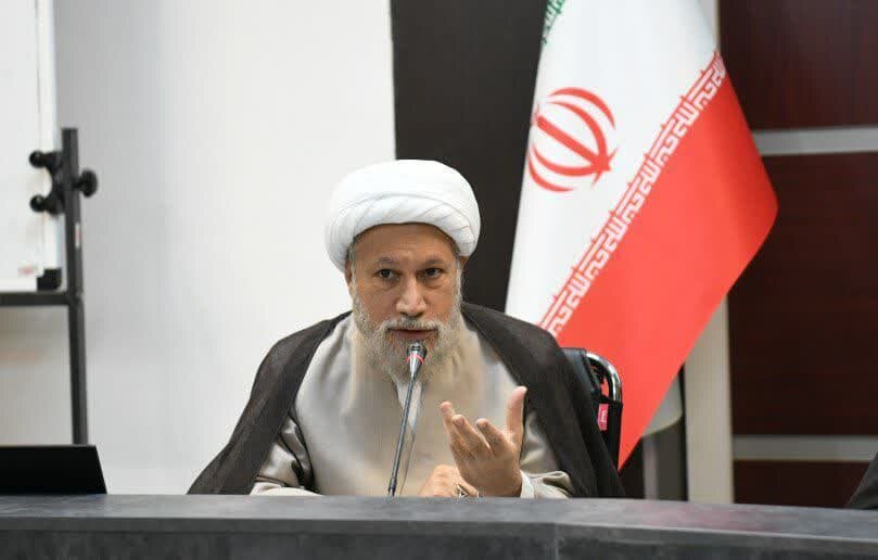 امام جمعه شیراز: جمهوری اسلامی در قلب یک نبرد تمدنی ایستاده است