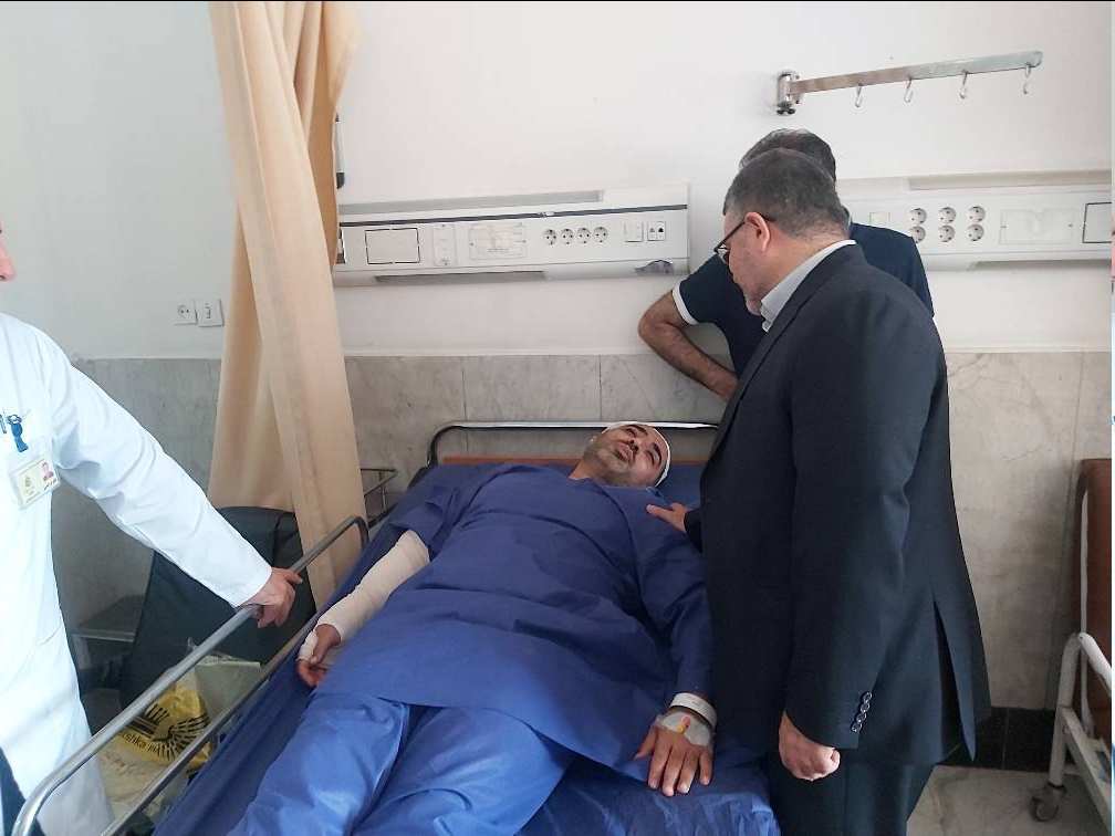 عیادت رئیس سازمان پزشکی قانونی از مجروحین حمله اسراییل به زندان اوین
