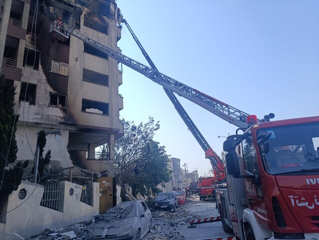 در خط مقدم بدون اسلحه؛ قهرمانانی با ماسک و کیف امداد