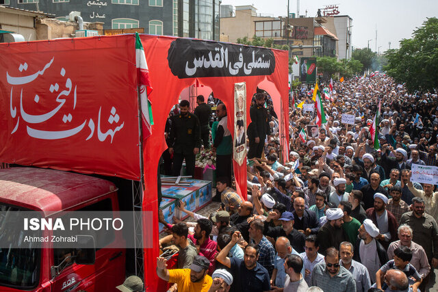 جلوههای حضور حماسی مردم قم در تشییع پیکر شهدای وطن جلوههای حضور حماسی مردم قم در تشییع پیکر شهدای وطن