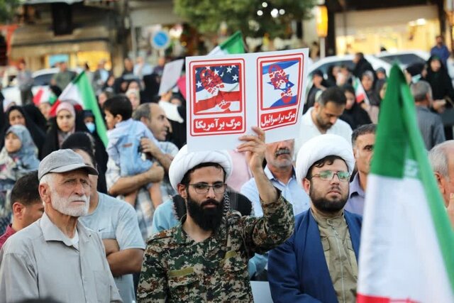 تجمع مردم یاسوج در حمایت از عملیات «بشارت فتح»