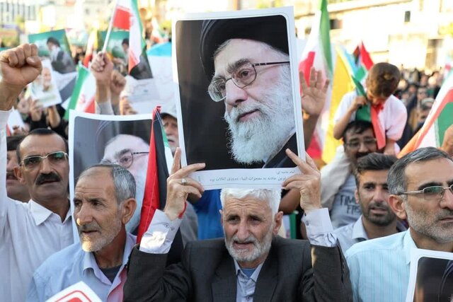 تجمع مردم یاسوج در حمایت از عملیات «بشارت فتح»