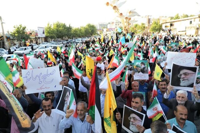 تجمع مردم یاسوج در حمایت از عملیات «بشارت فتح»