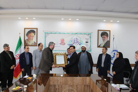 برگزاری آئین تجلیل از رضا محمدپور قاری بین‌المللی اردبیلی