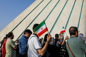 اجرای ارکستر سمفونیک تهران در میدان آزادی