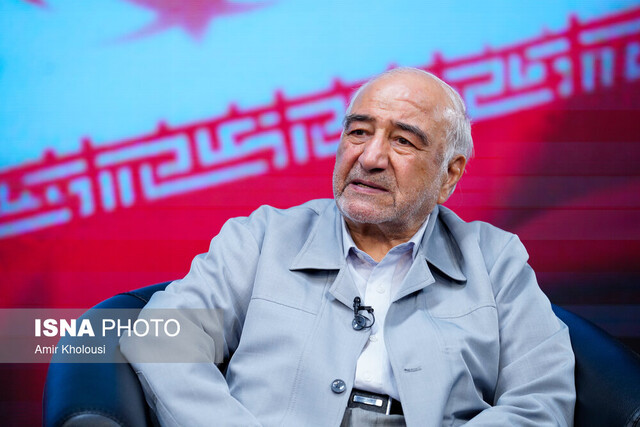 اولین احکام فرماندهان را چه کسی امضا کرد؟