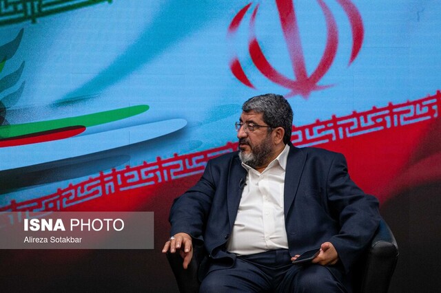فواد ایزدی: هدف متجاوزان تجزیه ایران است/ایران همچنان یکپارچه و مقاوم باقی مانده است