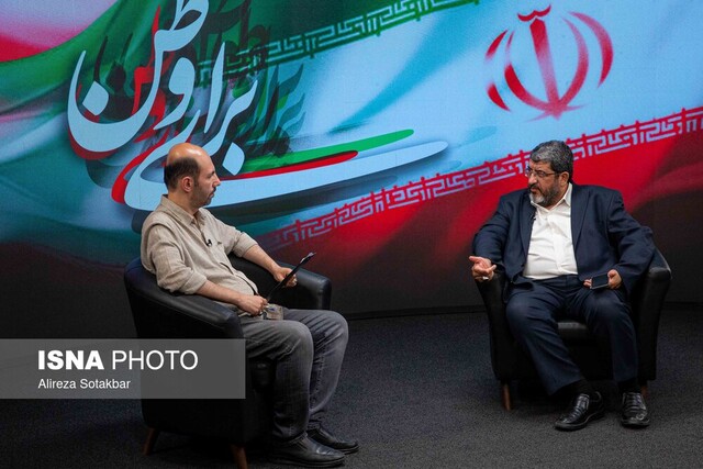 فواد ایزدی: هدف متجاوزان تجزیه ایران است/ایران همچنان یکپارچه و مقاوم باقی مانده است