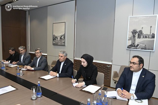 سفیر جدید ایران استوارنامه خود را به وزیر خارجه آذربایجان تقدیم کرد