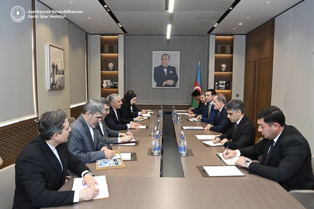 سفیر جدید ایران استوارنامه خود را به وزیر خارجه آذربایجان تقدیم کرد