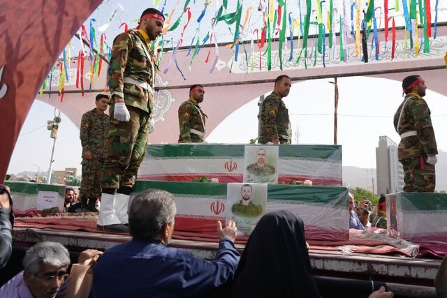 شهدا جان‌شان را نثار کردند تا عظمت ایران و ایرانی بماند