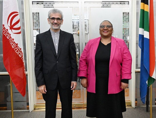 دیدار سفیر ایران با رئیس مجلس ملی آفریقای جنوبی قدردانی ایران از مواضع آفریقای جنوبی در محکومیت تجاوزگری رژیم صهیونیستی