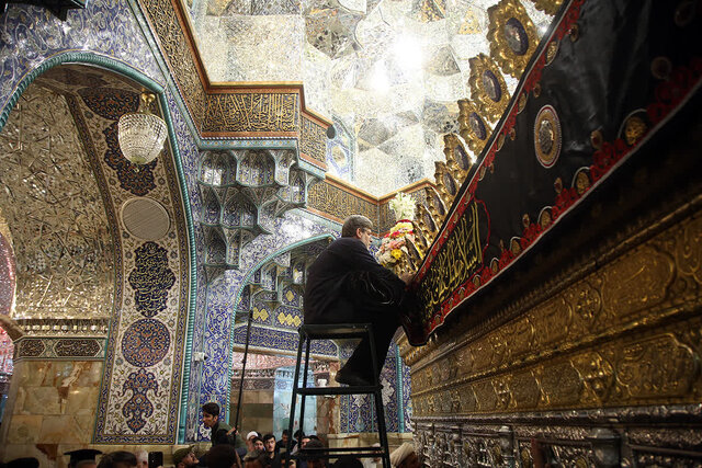 حرم حضرت فاطمه معصومه(س) سیاهپوش عزای اباعبدالله(ع) شد+تصاویر