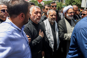 سیدعلیرضا کاظمی، وزیر آموزش و پرورش و برادر شهید سیدکاظم کاظمی رئیس اطلاعات سپاه پاسداران که در حملات اخیر رژیم صهیونیستی به شهادت رسیدند.