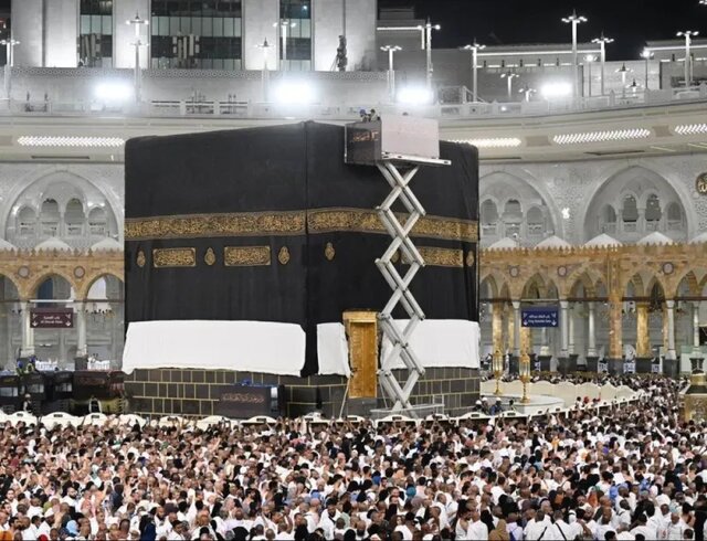 پرده کعبه عوض شد