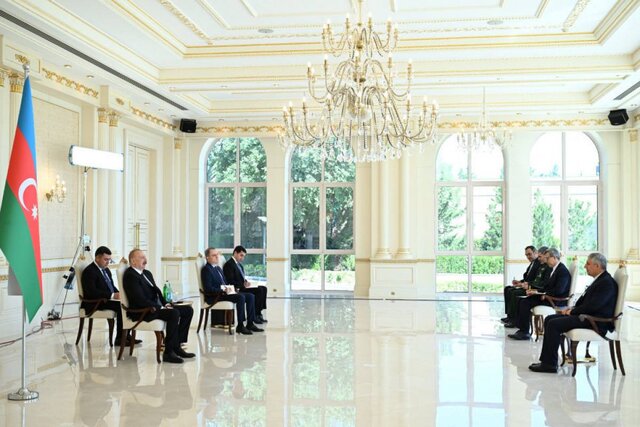 سفیر جدید ایران استوارنامه خود را به علی‌اف تقدیم کرد