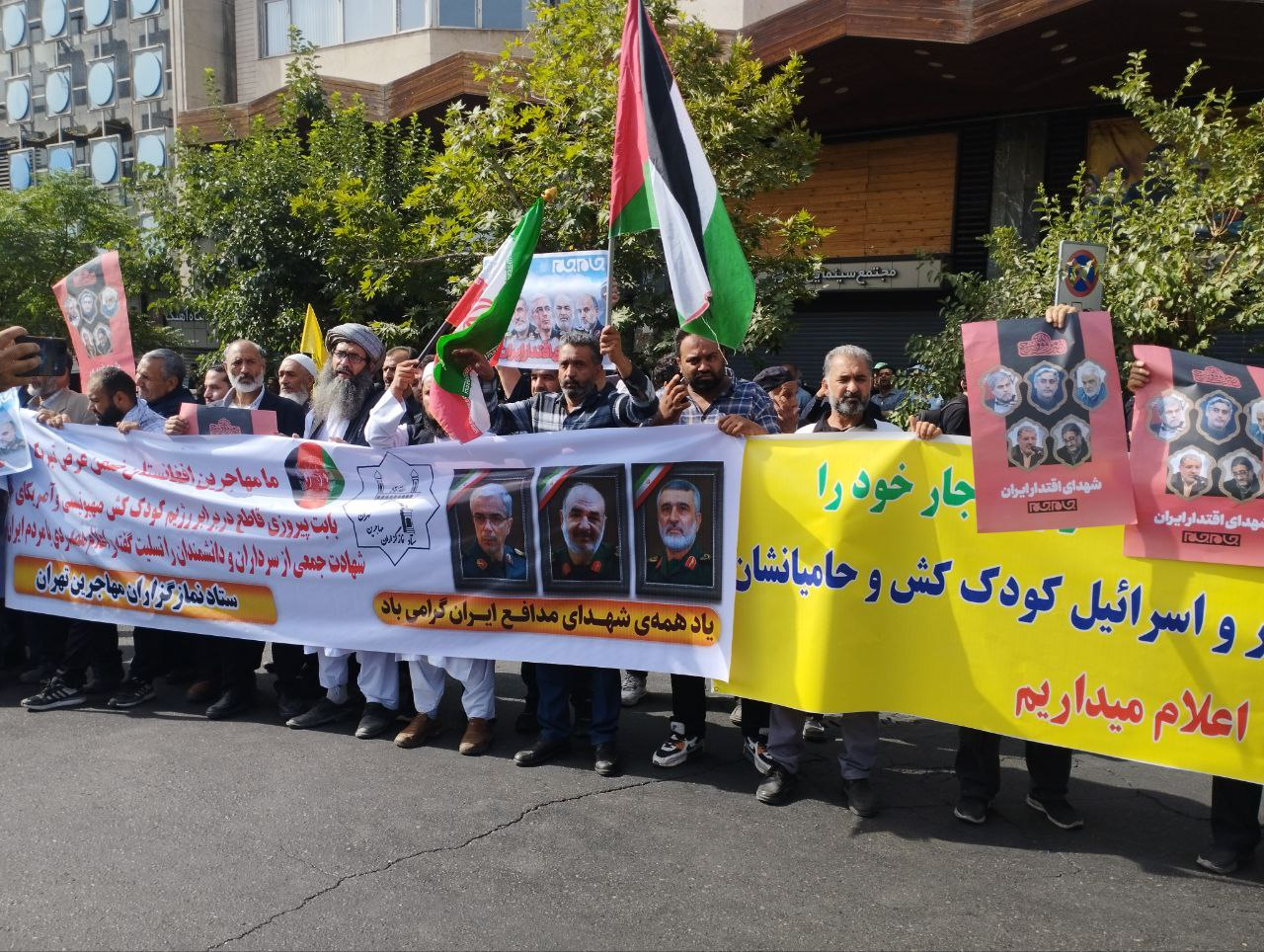 وداع مردم تهران با قهرمانان مقاومت؛ بدرقه سرداران و دانشمندان شهید 6 پایگاه خبری ججین وداع مردم تهران با قهرمانان مقاومت؛بدرقه سرداران و دانشمندان شهید