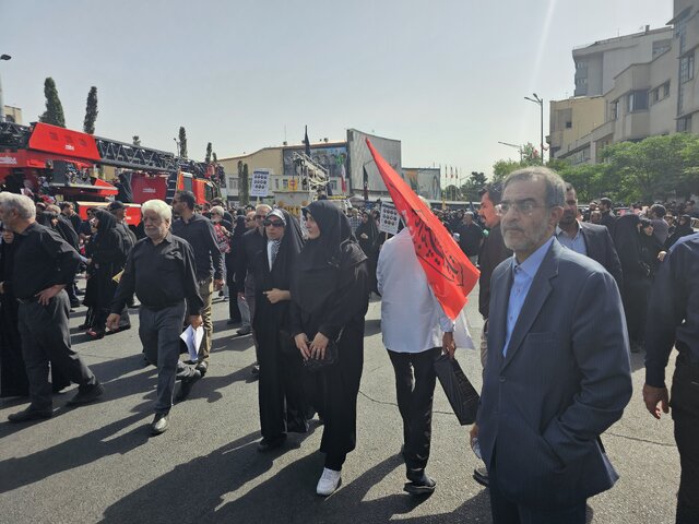 حضور رئیس جهاد دانشگاهی در مراسم تشییع شهدای جنگ ۱۲ روزه