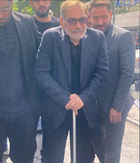 حضور شمخانی در مراسم تشییع پیکر شهدای اقتدار