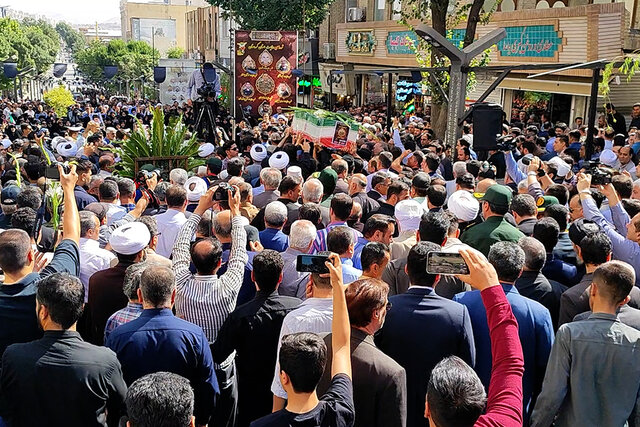 ویدیو/ تشییع باشکوه شهید مدافع وطن در سنندج ویدیو/ تشییع باشکوه شهید مدافع وطن در سنندج