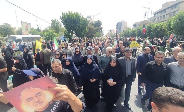 حضور رئیس سازمان محیط زیست در مراسم تشییع شهدای اقتدار