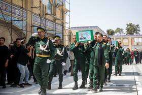 خاکسپاری پیکر شهید سرلشکر سلامی فرمانده کل سپاه در حرم حضرت عبدالعظیم حسنی (ع) - تهران