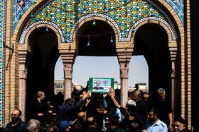 خاکسپاری پیکر شهید سرلشکر سلامی فرمانده کل سپاه در حرم حضرت عبدالعظیم حسنی (ع) - تهران