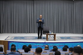 غلامرضا سیفی ، مسئول قرارگاه فضای مجازی سپاه عاشورا در کارگاه آموزشی«خبرنگاری بحران» ویژه اصحاب رسانه آذربایجان‌شرقی