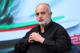 آشنا: با ایران دست بدهید لازم نیست پای کثیف آمریکا را ببوسید