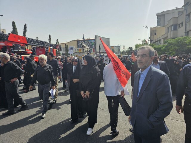 حضور رئیس جهاد دانشگاهی در مراسم تشییع شهدای جنگ ۱۲ روزه