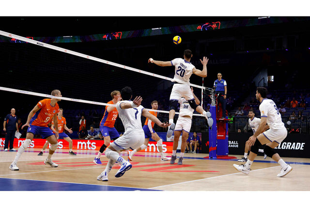 نمیشود از توانمندی عبادیپور گذشت اما پیاتزا تصمیم میگیرد