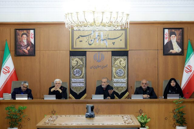 بسته خبری ایران اکونومیست از اخبار رئیسجمهور در ۲۴ ساعت گذشته