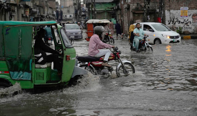 عکس آرشیوی است ادامه بارشهای سیلآسا در پاکستان؛ ۱۱۱ کشته و صدها زخمی تاکنون